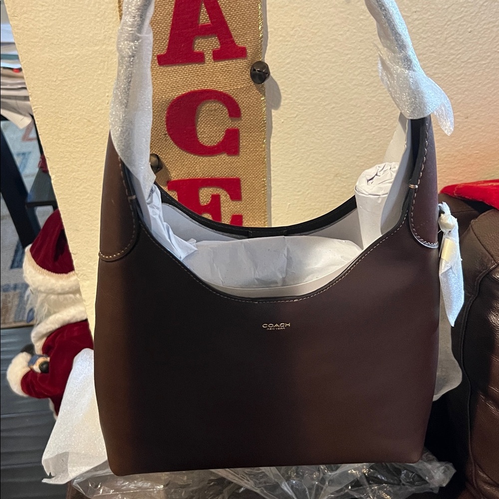 Coach Brooklyn maple/brass color Leather Hobo Bag small 28”